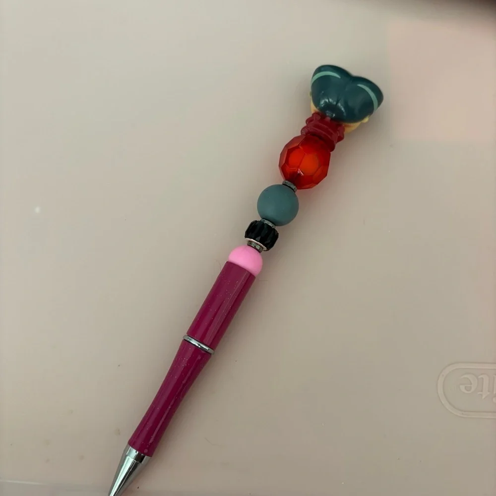 Disney Doorables: Cinderella: Lady Tremaine classic handmade beaded pen